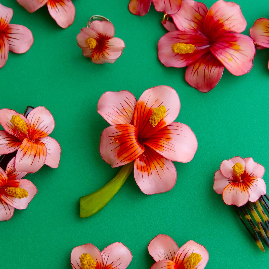 Alani, le bijou hibiscus fait main qui ne ressemble à rien d'autre