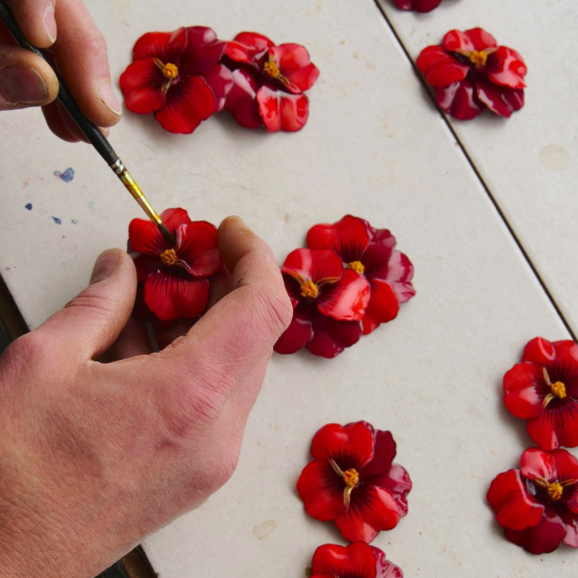 Comment est fabriqué un bijou artisanal fait main ? Les secrets de la Pensée Viola