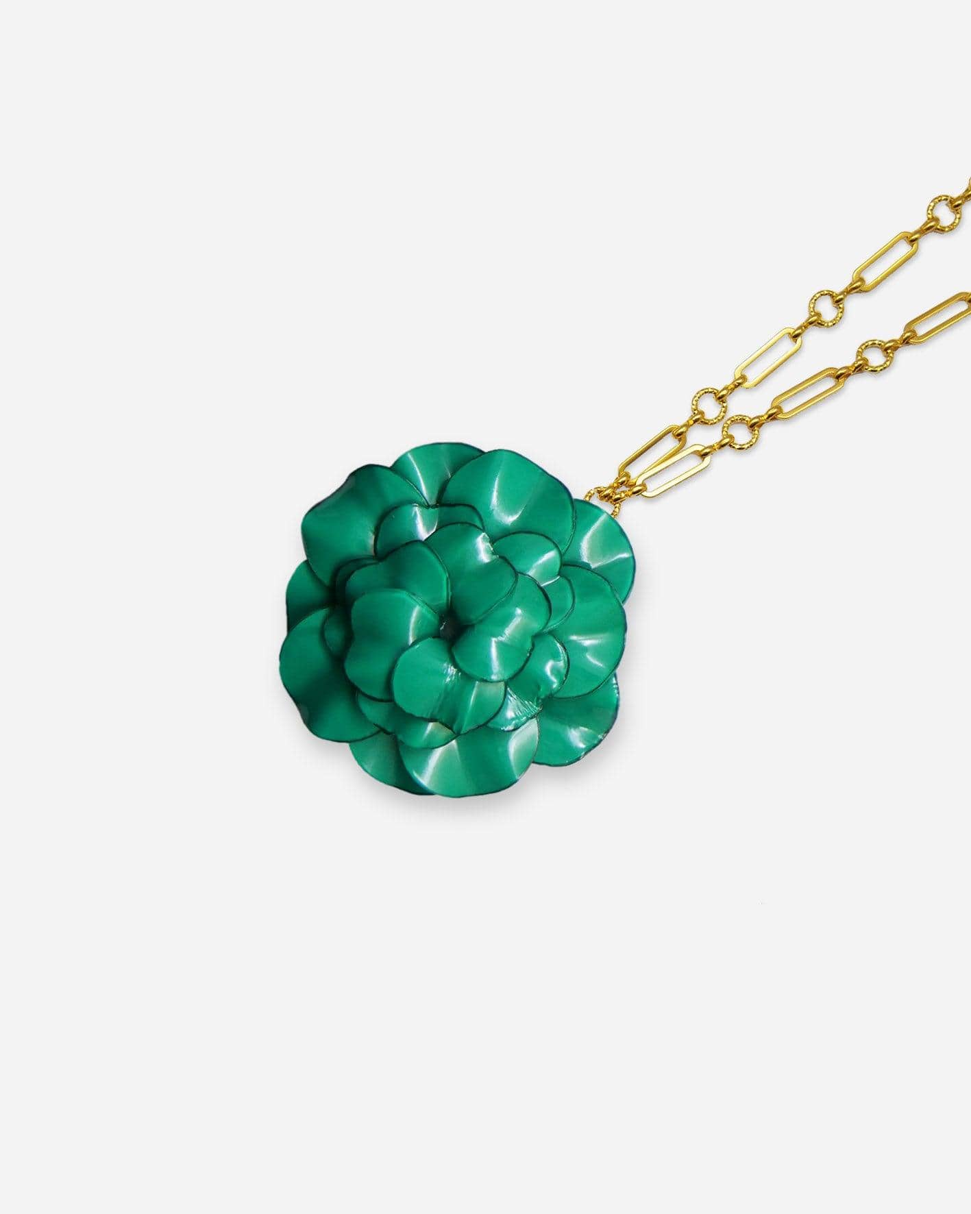 Grand pendentif original couleur vert avec chaine