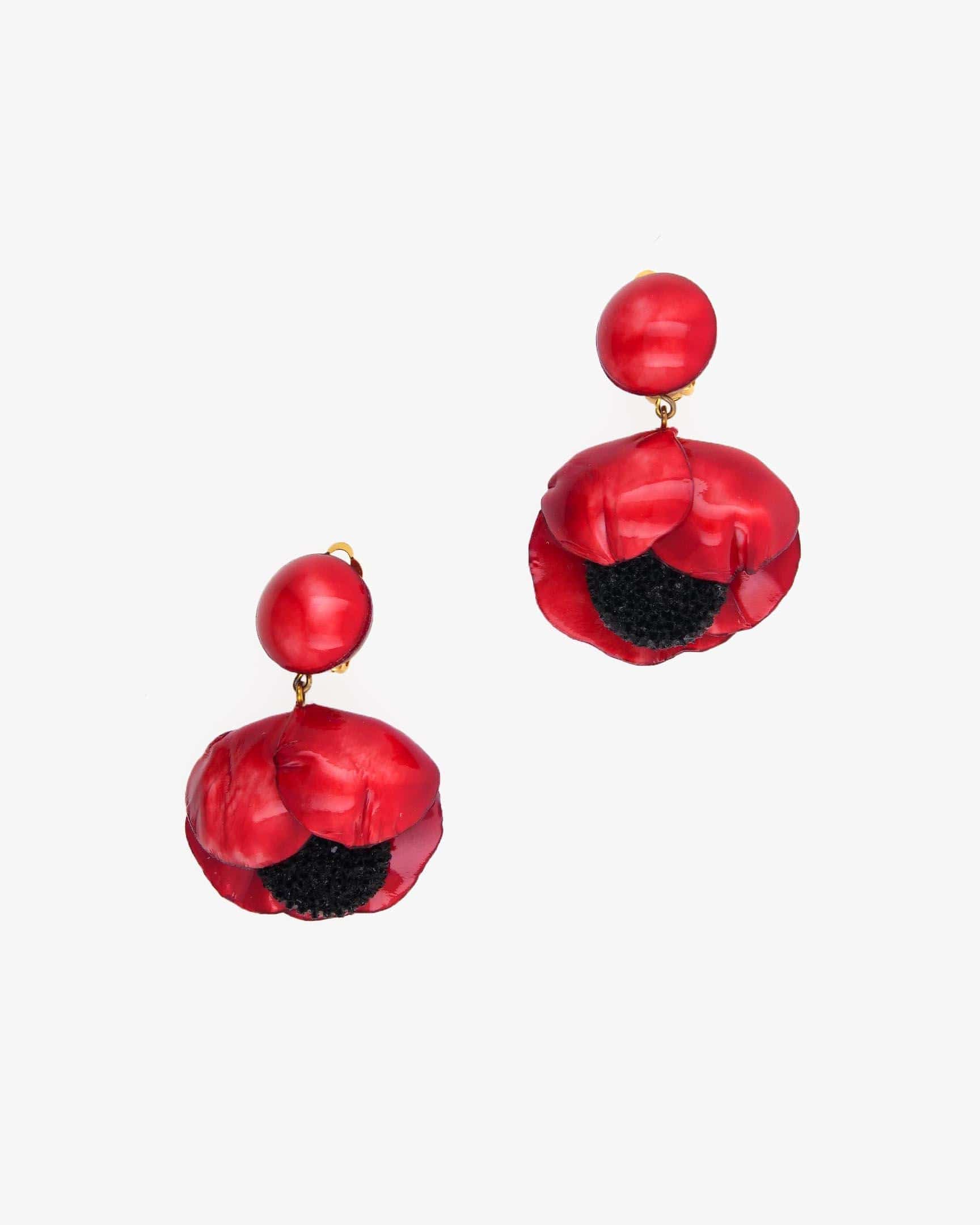 Boucle d'oreille originale fleurie de couleur rouge