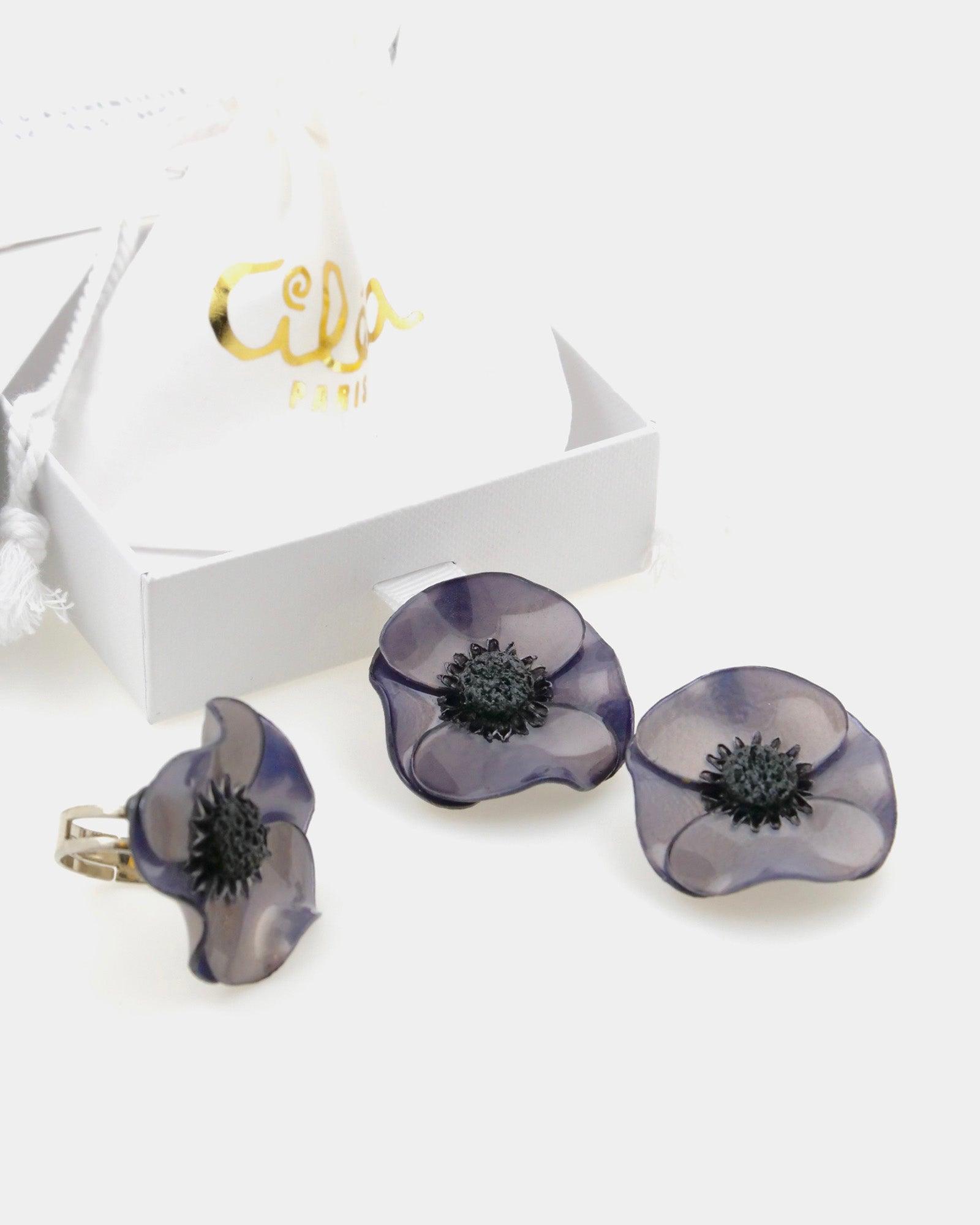 Cadeau de fête des mères avec bijoux bleus irisés