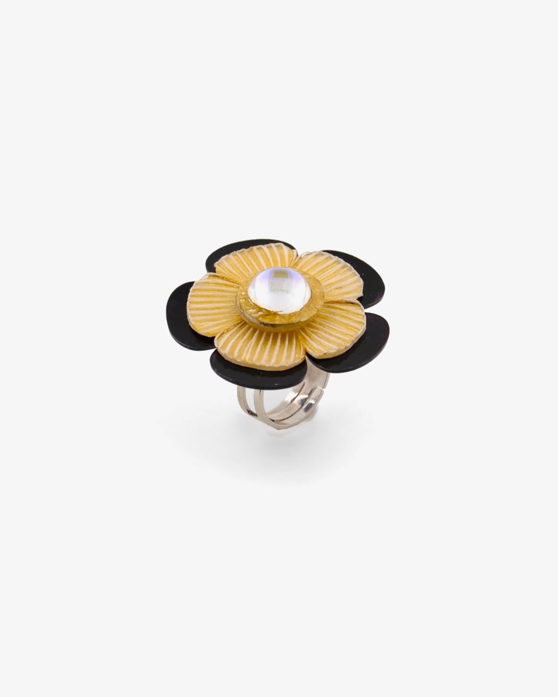 pour un look élégant, optez pour notre bague originale femme Mona inspirée d'une délicate fleur