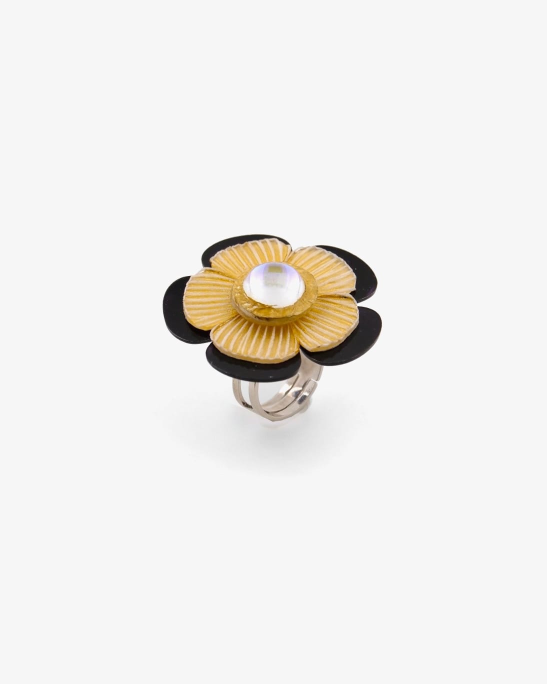 pour un look élégant, optez pour notre bague originale femme Mona inspirée d'une délicate fleur