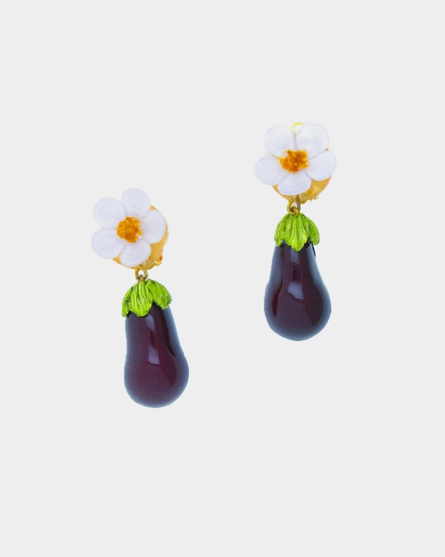 bijou fantaisie coloré, boucles d'oreilles aubergines violettes et fleuries