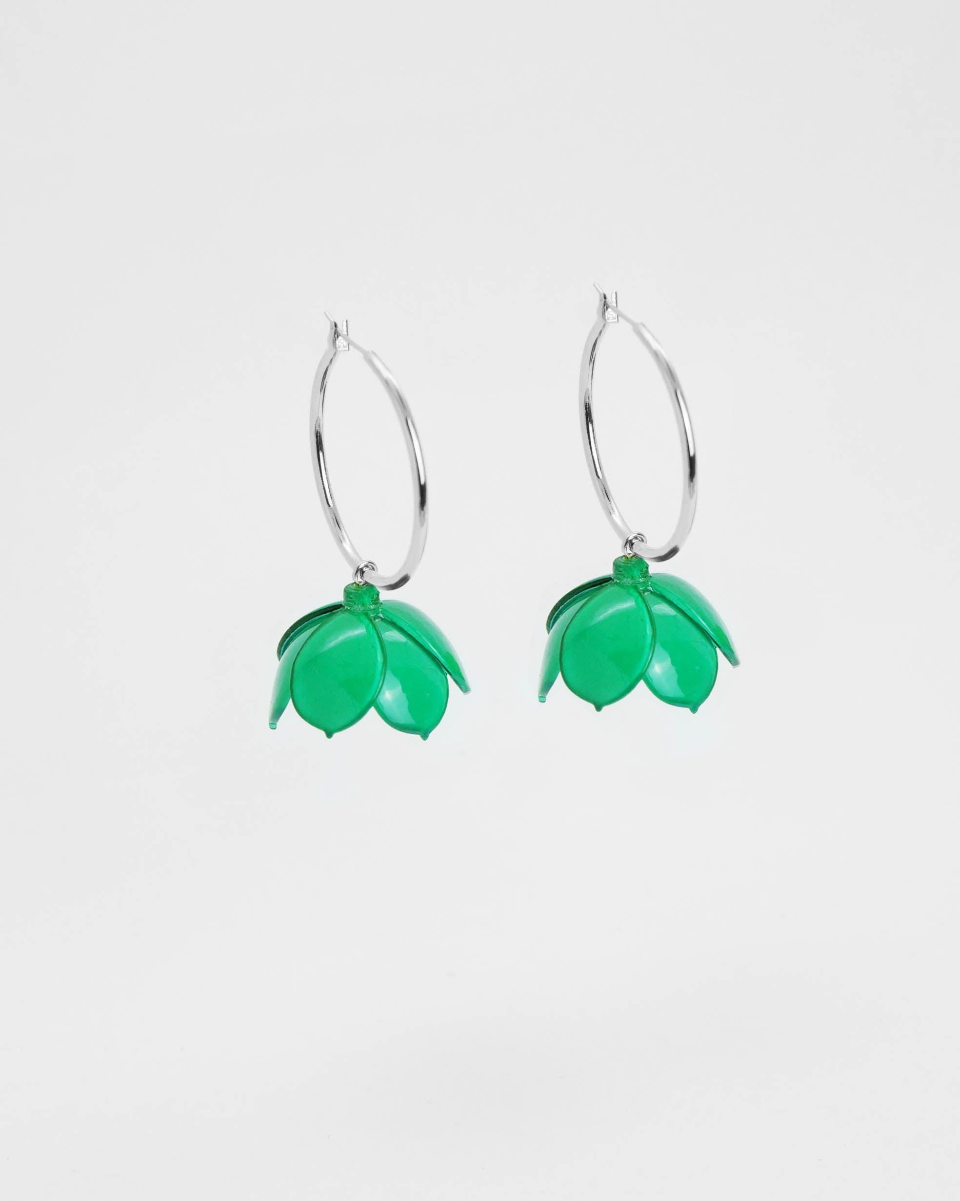 bijou créole argent avec charm fleur vert