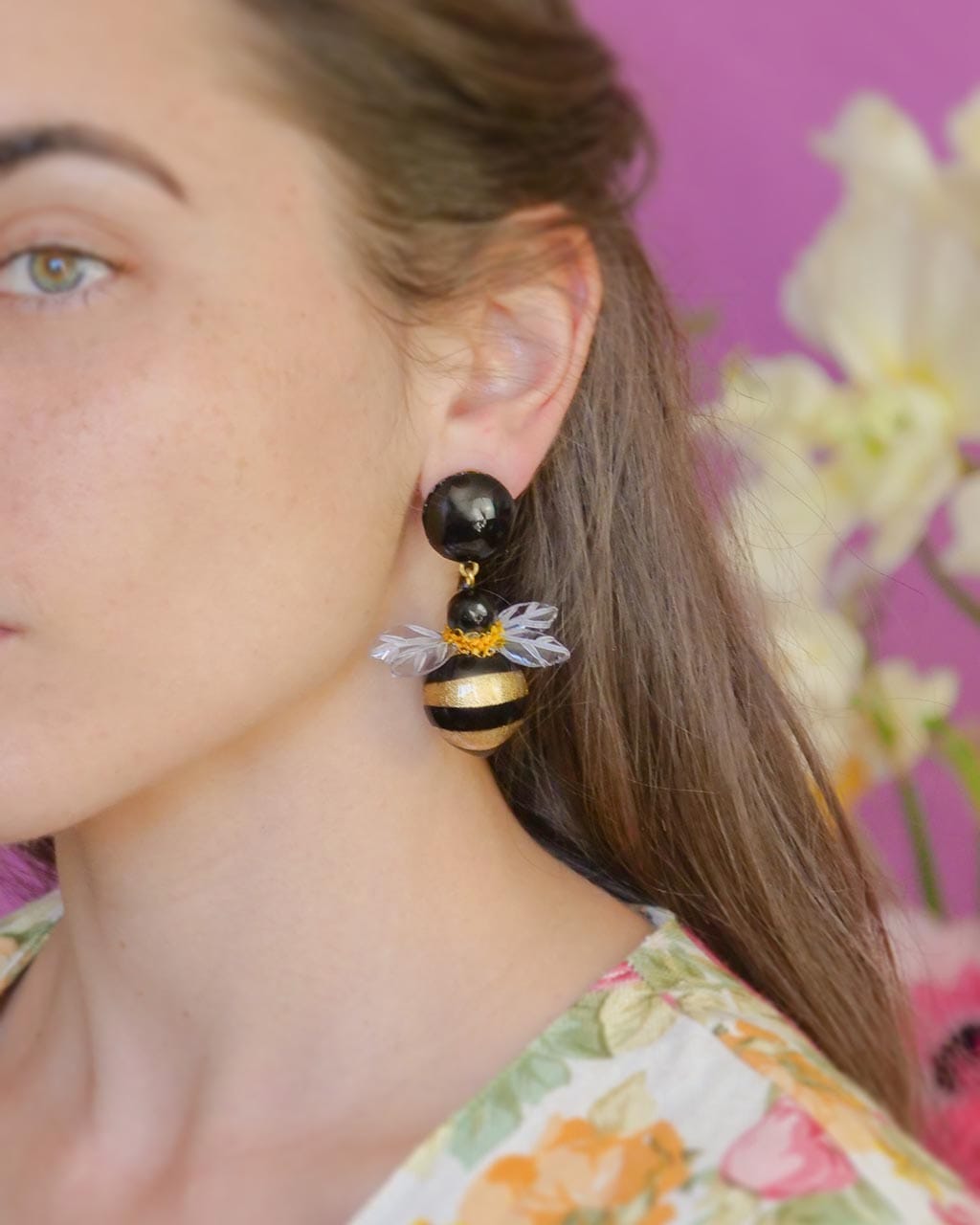 all-groups Bijoux pour oreilles en forme d'abeille dorée