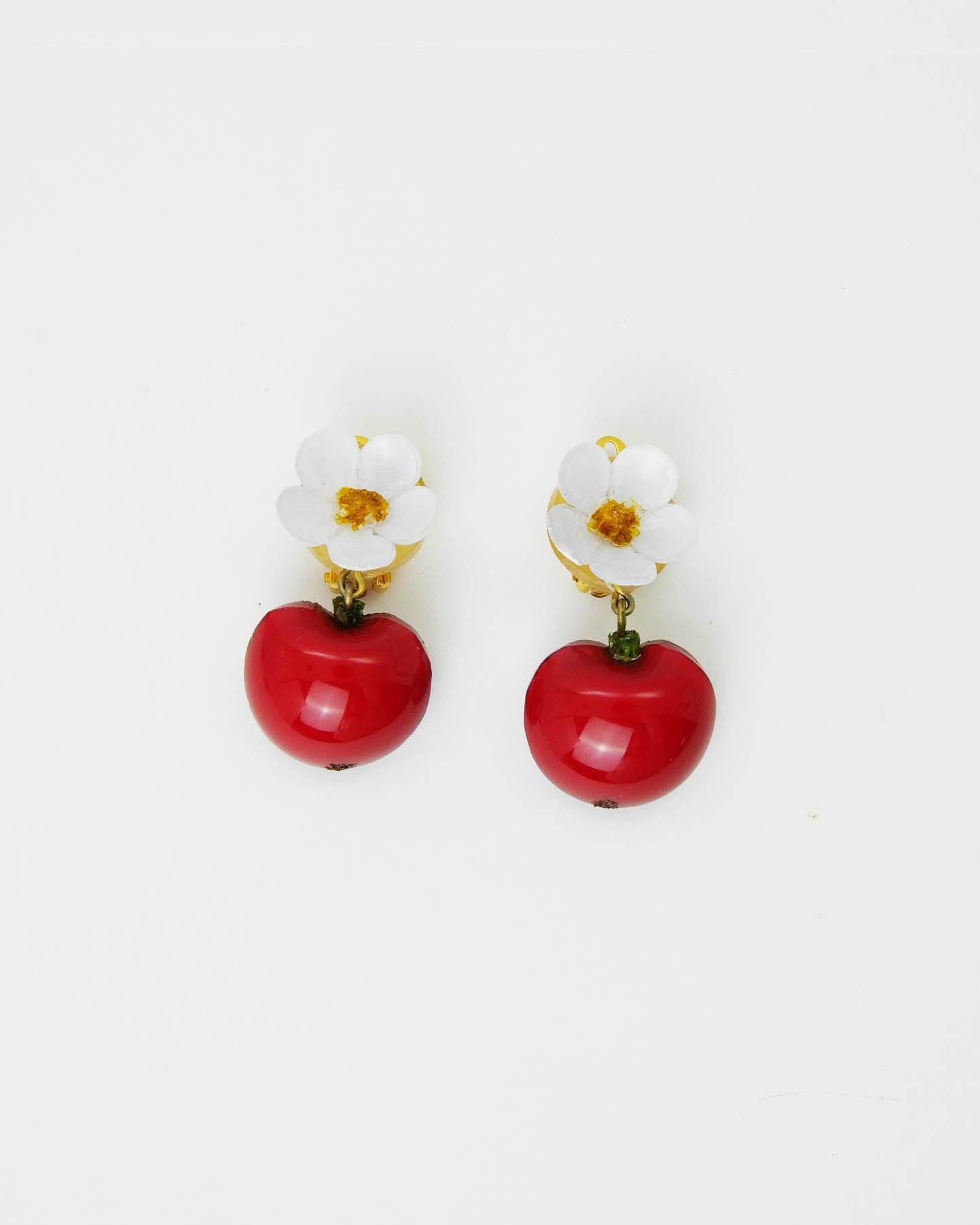 Boucles d'oreilles fruits pommes rouges et fleuries all-groups