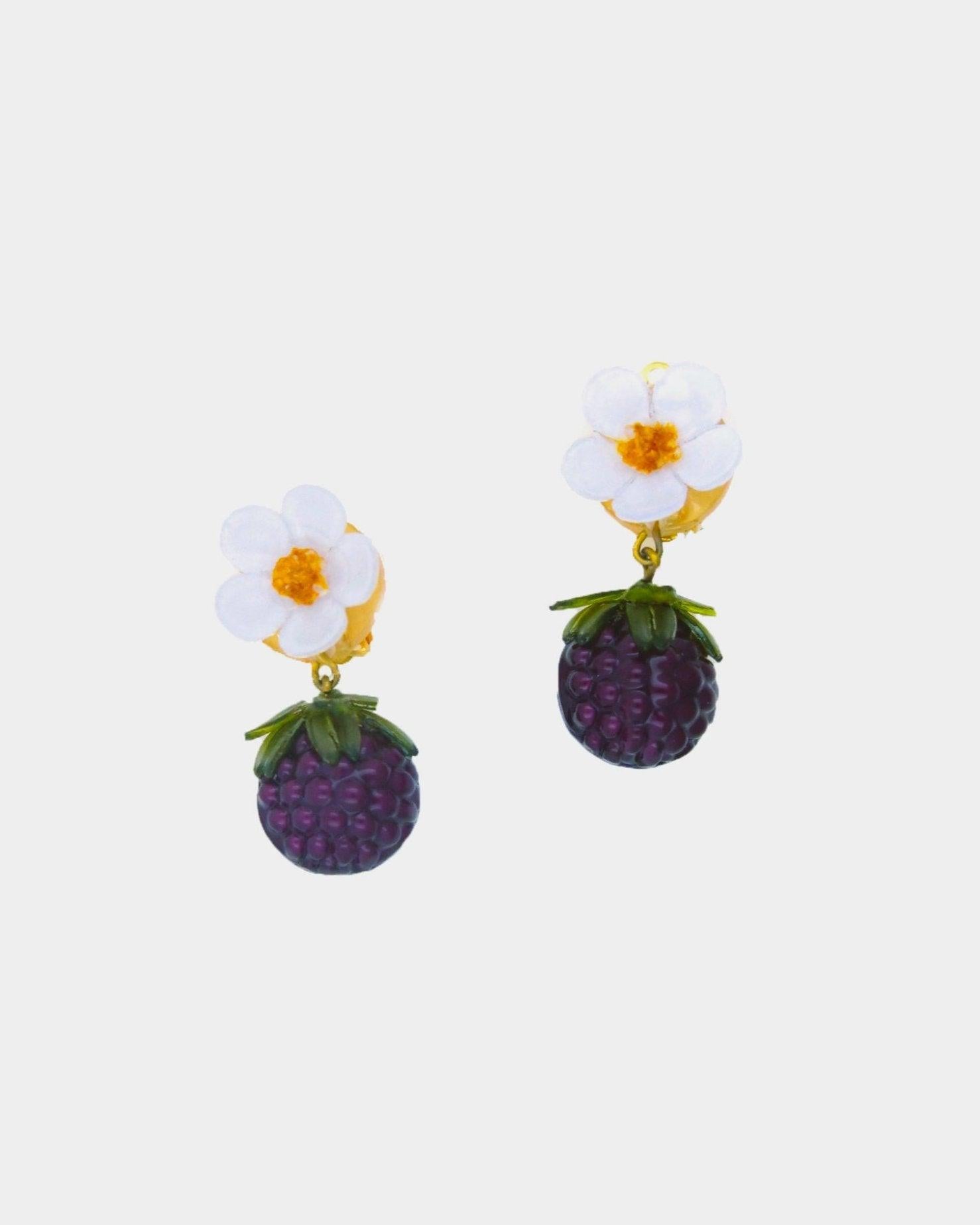 boucles d'oreilles fantaisie tendances mures avec fleurs blanches all-groups