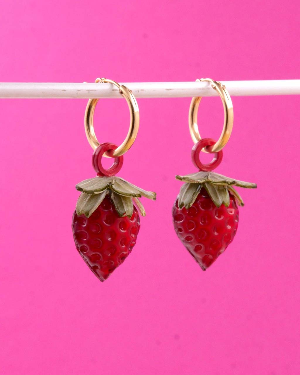 all-groups Boucle d'oreille créole originale fraises rouges