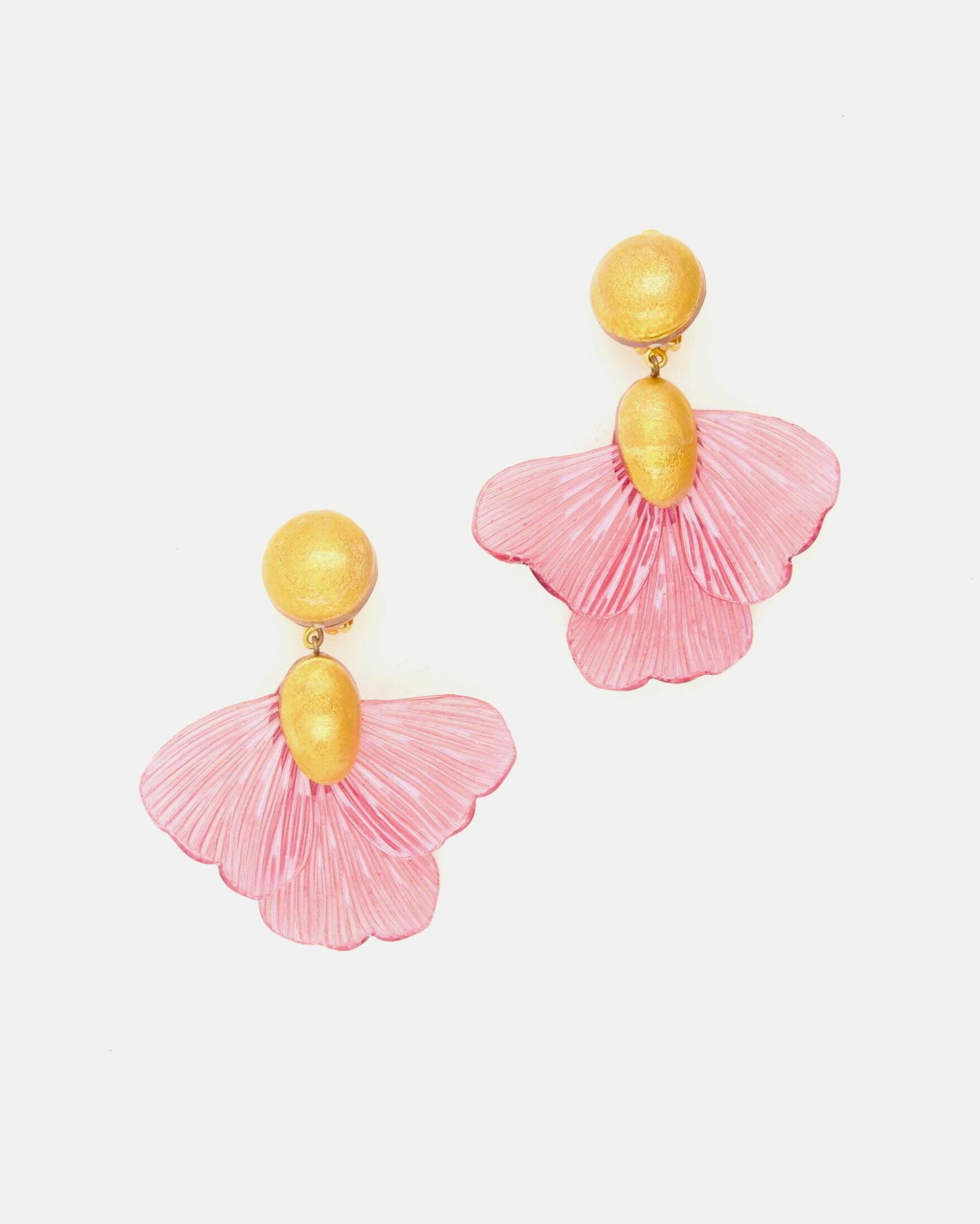 boucles d'oreilles fleurs pendantes roses