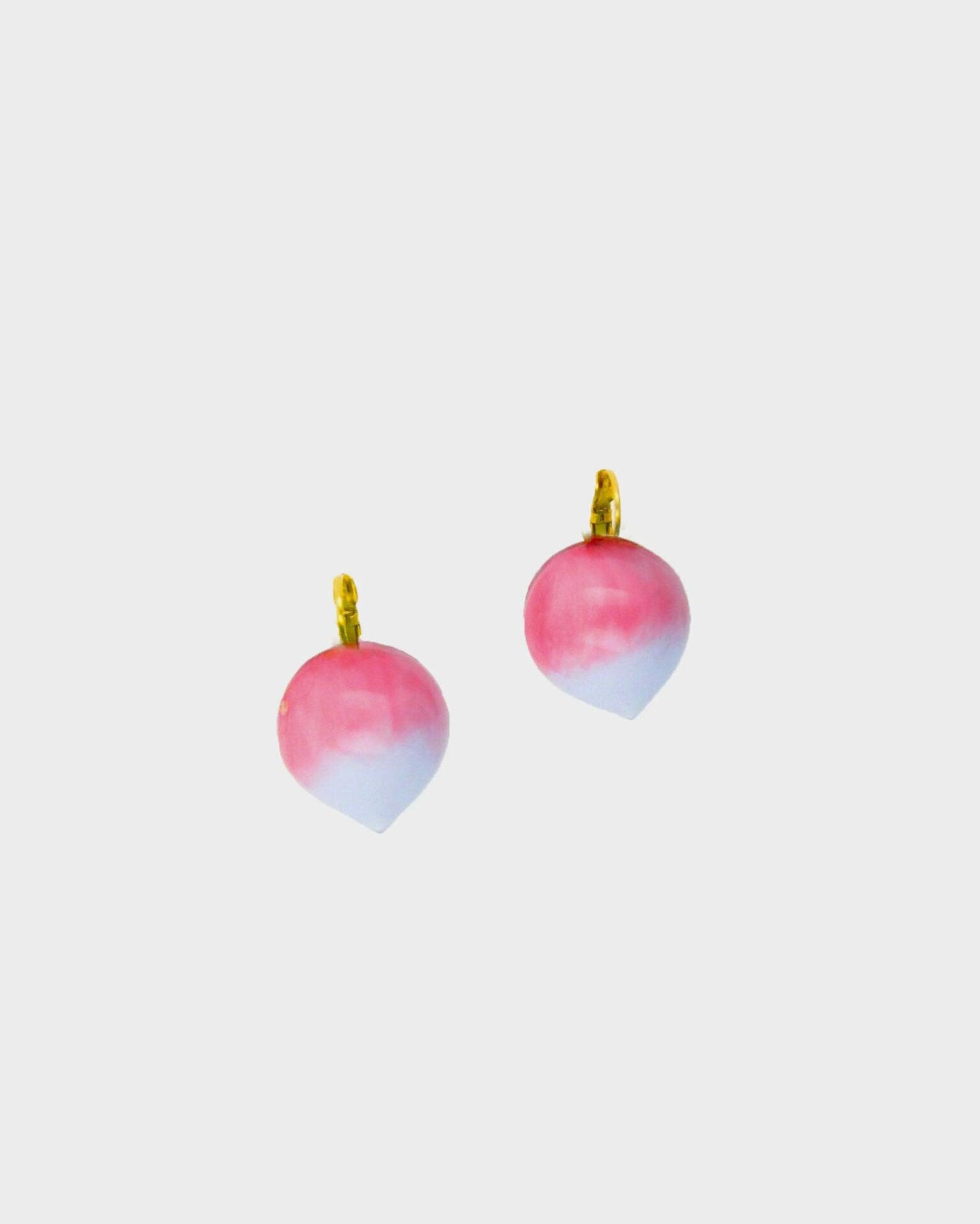 Petites boucles d'oreilles radis rose et blanc