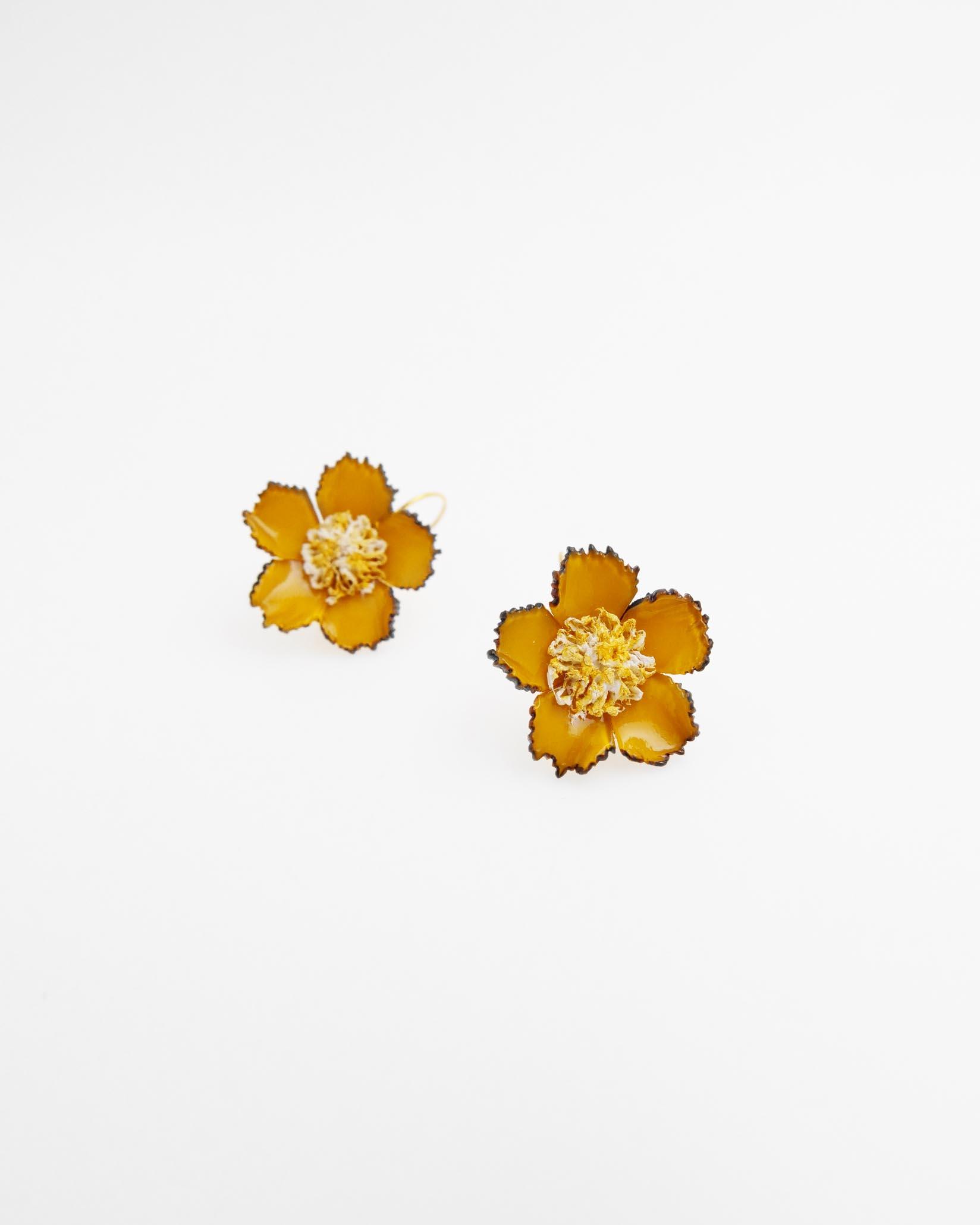 all-groups Petites boucles d'oreilles fleurs en résine de couleur orange