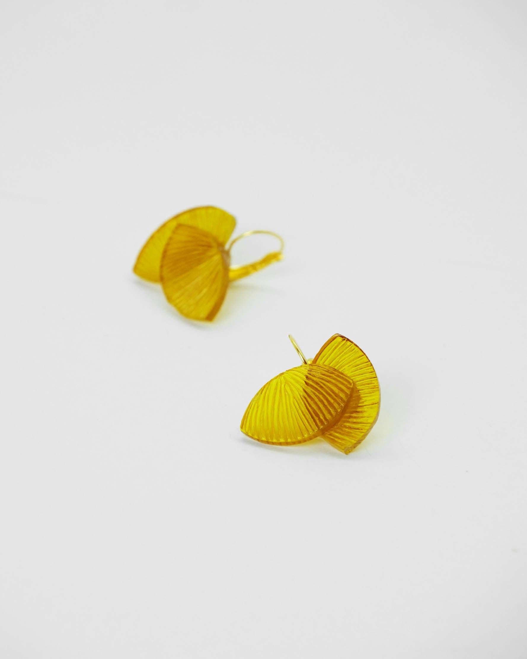 Mini boucles d'oreilles fantaisie colorées jaunes