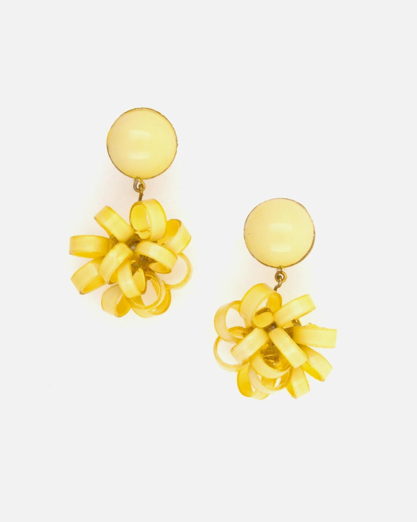 Boucles d'oreilles fantaisie pendantes de couleur jaune pale