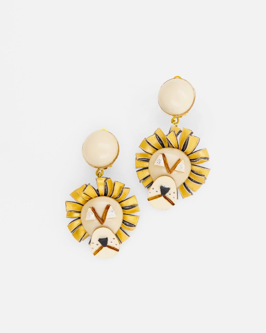 Ces boucles d'oreilles femme Barnum sont de petits lions à retrouver sur vos oreilles, une touche d'originalité signée Ciléa Paris.
