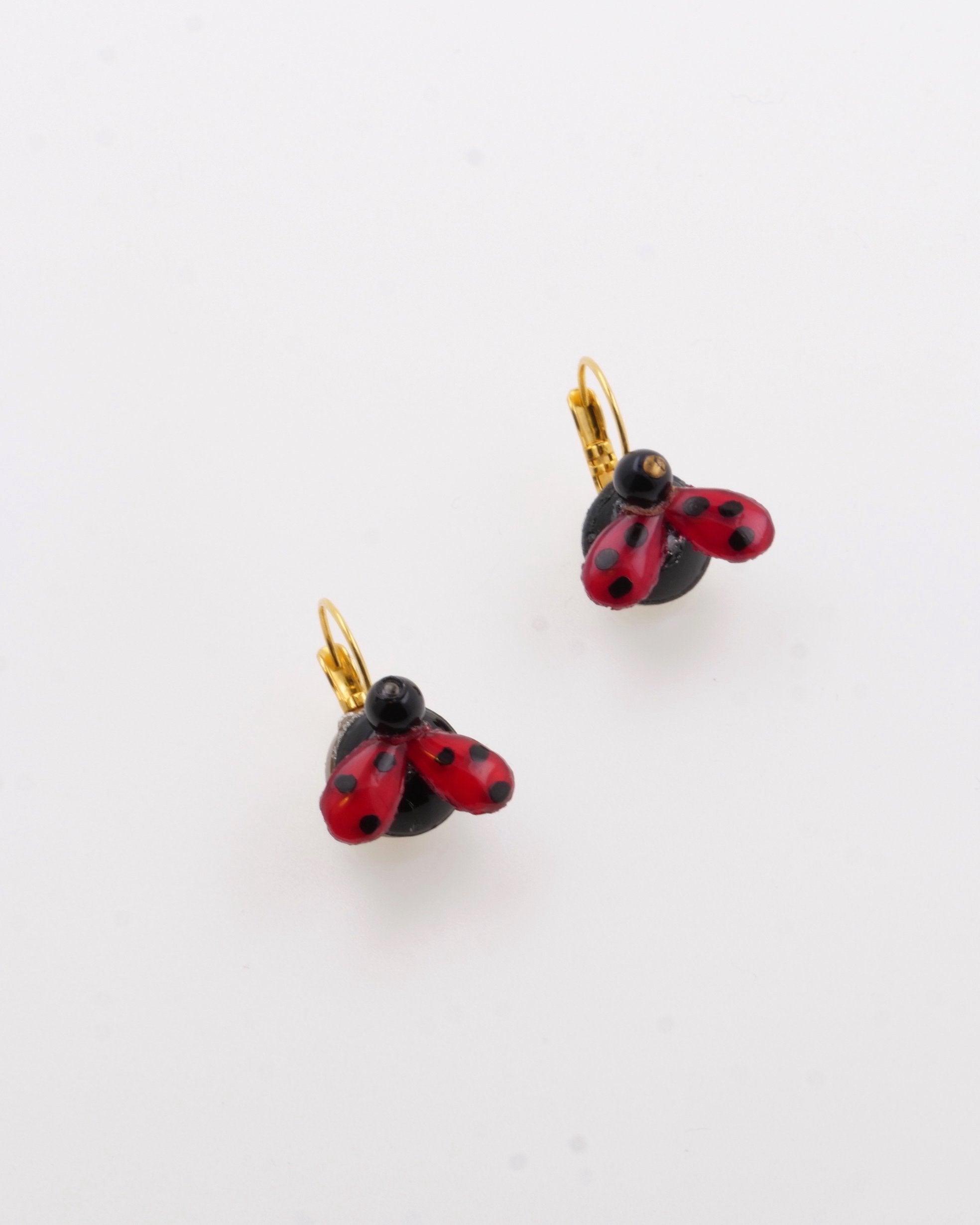 Petites boucles coccinelles rouges