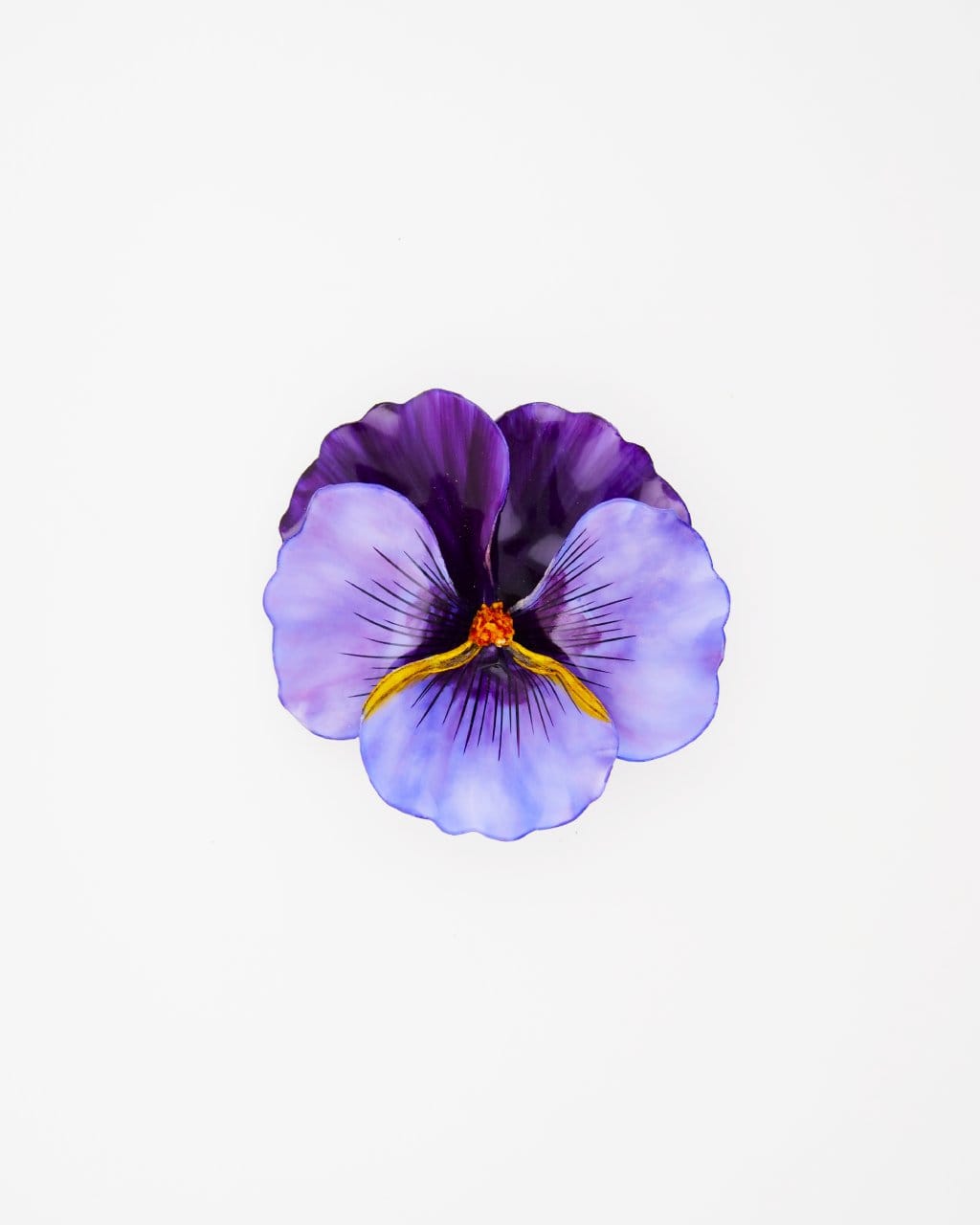 le bijou élégant Viola représentant la fleur Pensée
