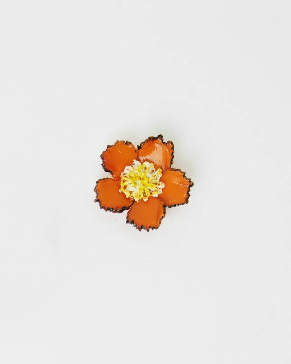 broche originale orange à porter sur un vêtement