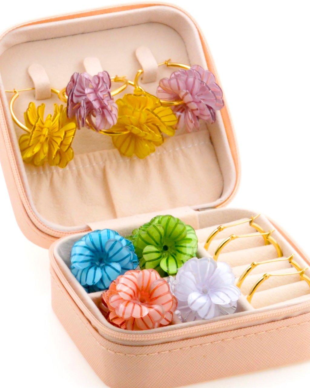 Eventail de bijoux créoles or colorés