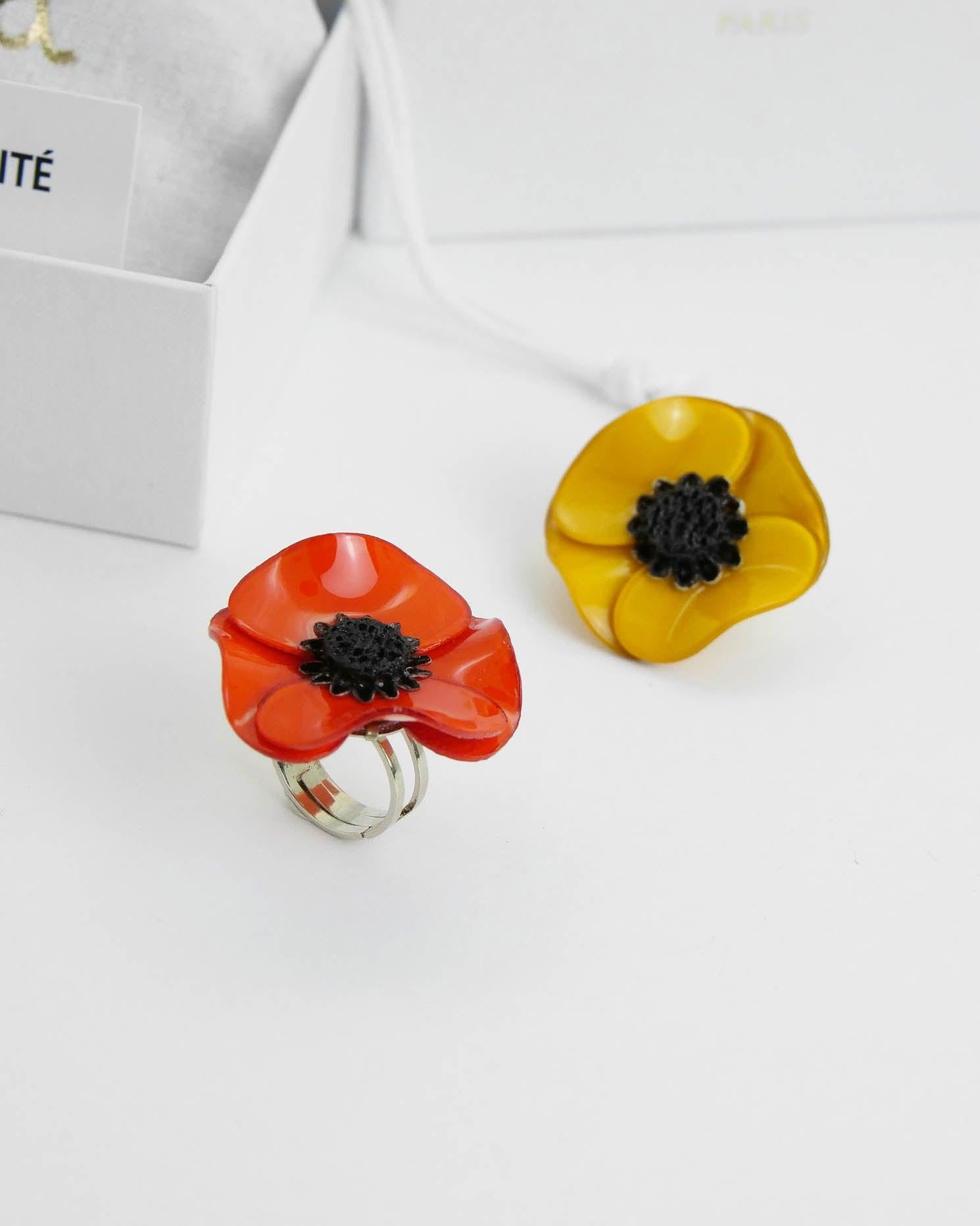 Coffret cadeau de saint valentin avec bague et grand pin's