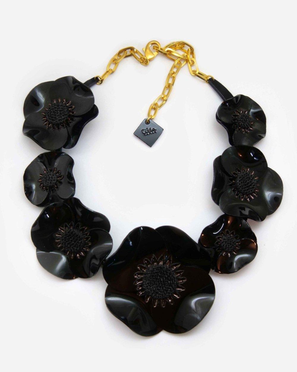 Grand collier coloré femme fleurs noires