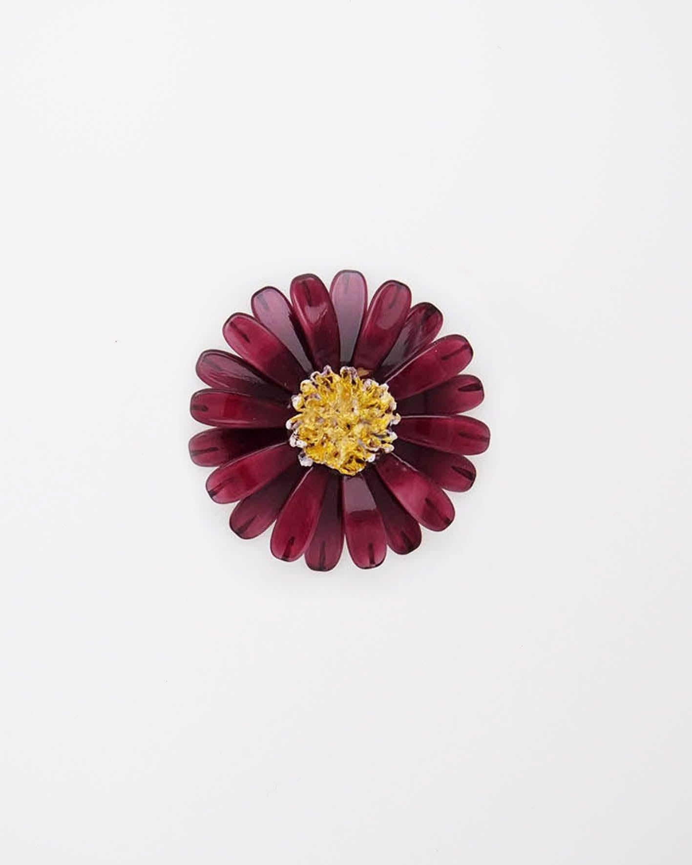 broche en fleur marguerite couleur framboise faite main en france
