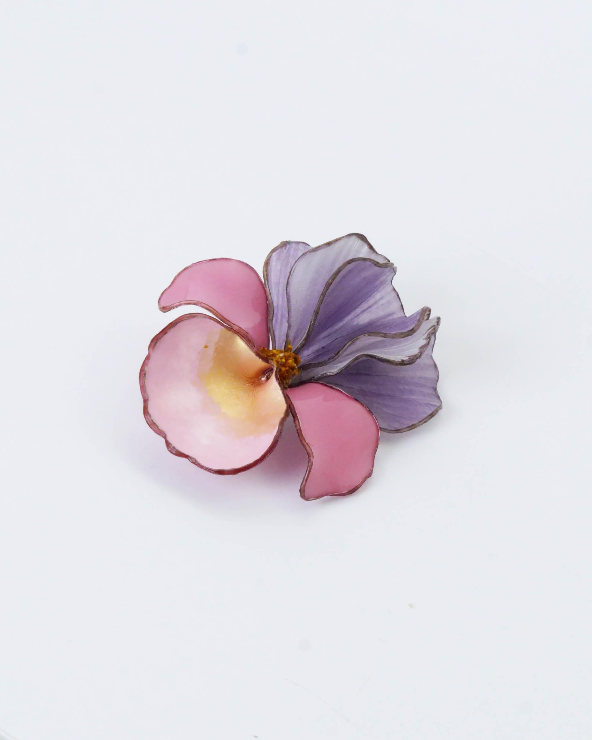 fleurs broche couleur violet et rose