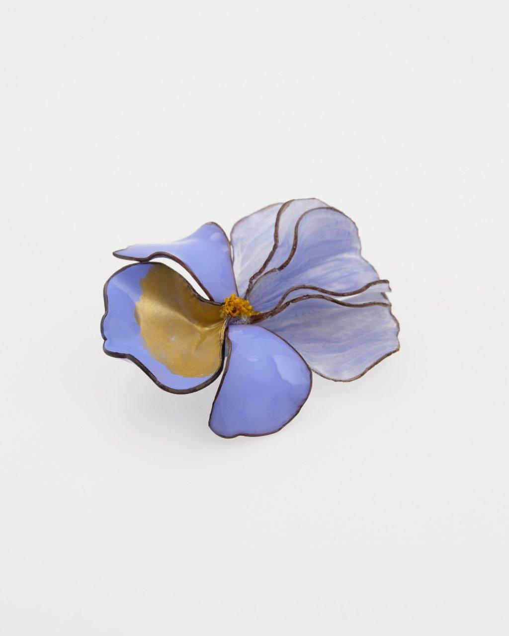 petite broche fleurs originale de couleur bleuet all-groups