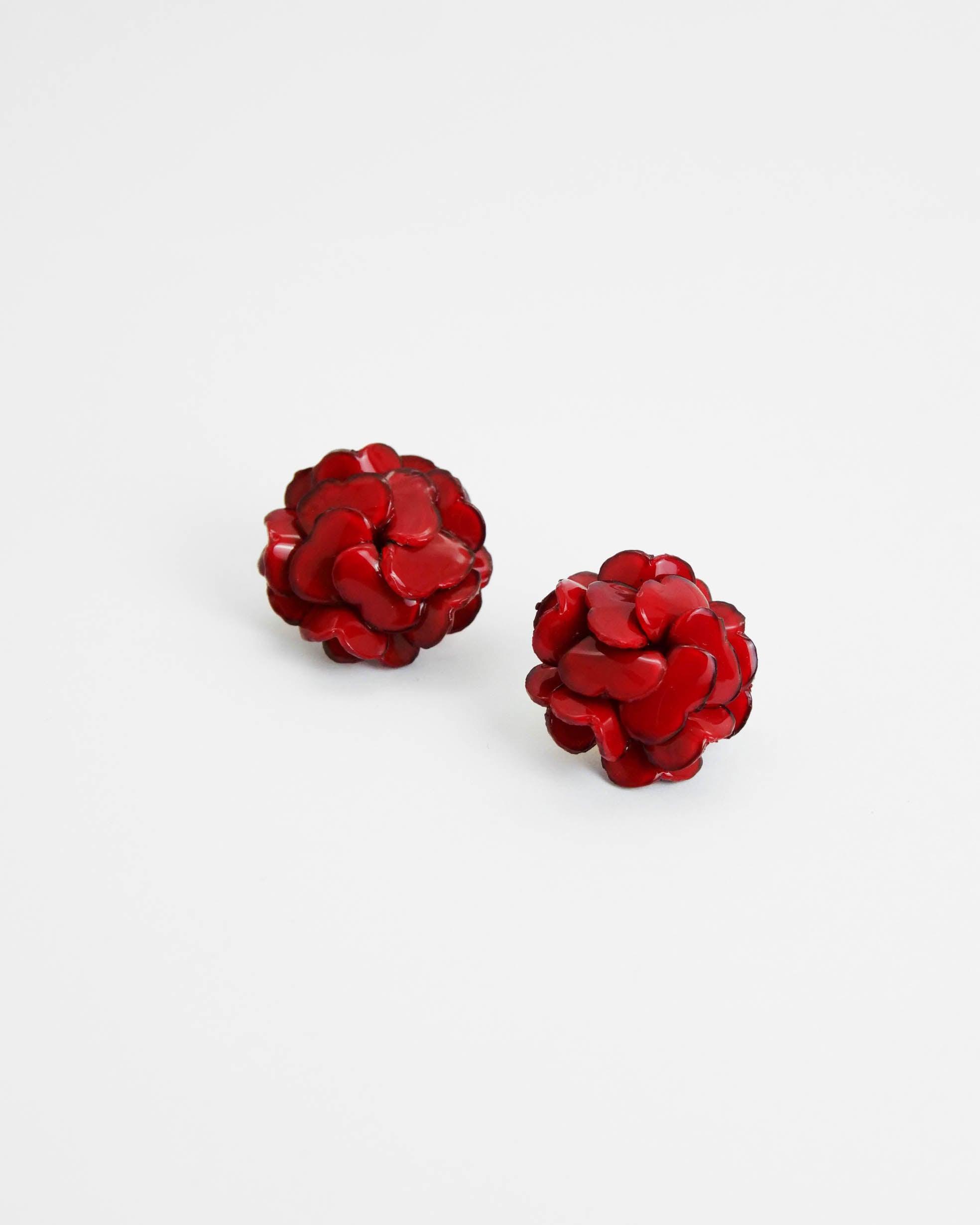 Petites boucles d'oreilles avec fleurs rouges