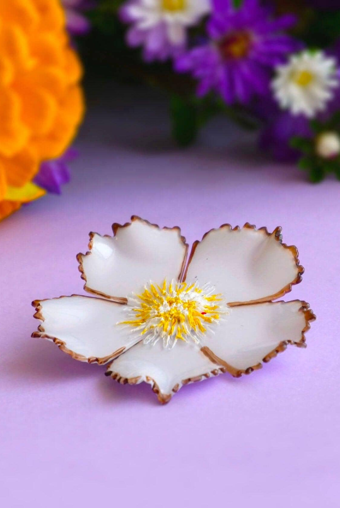 all-groups Grandes broches originales fleuries couleur blanc