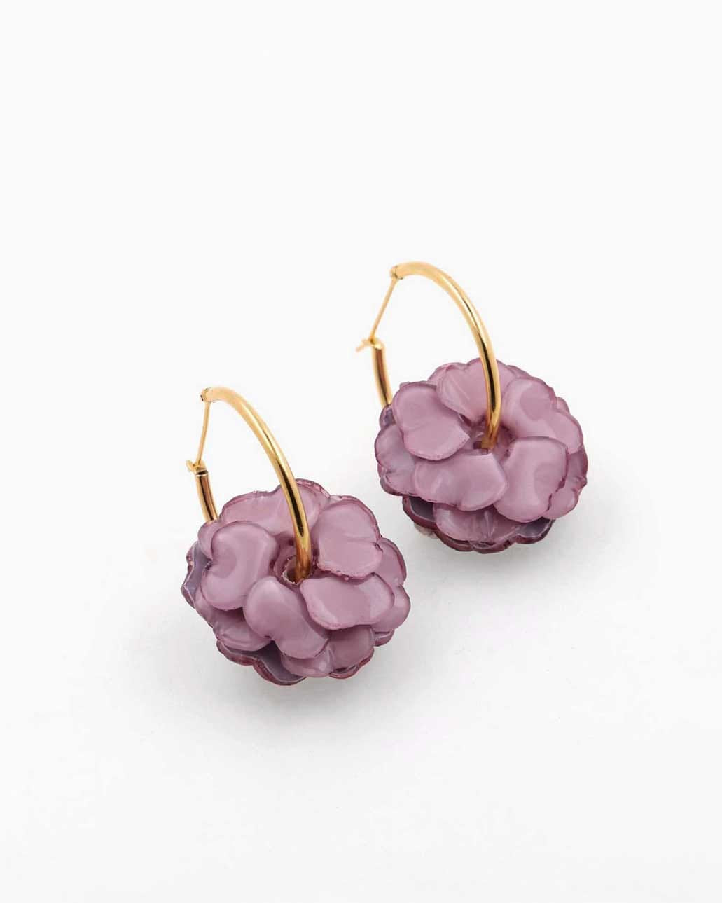 Grandes créoles originales fleuries violet