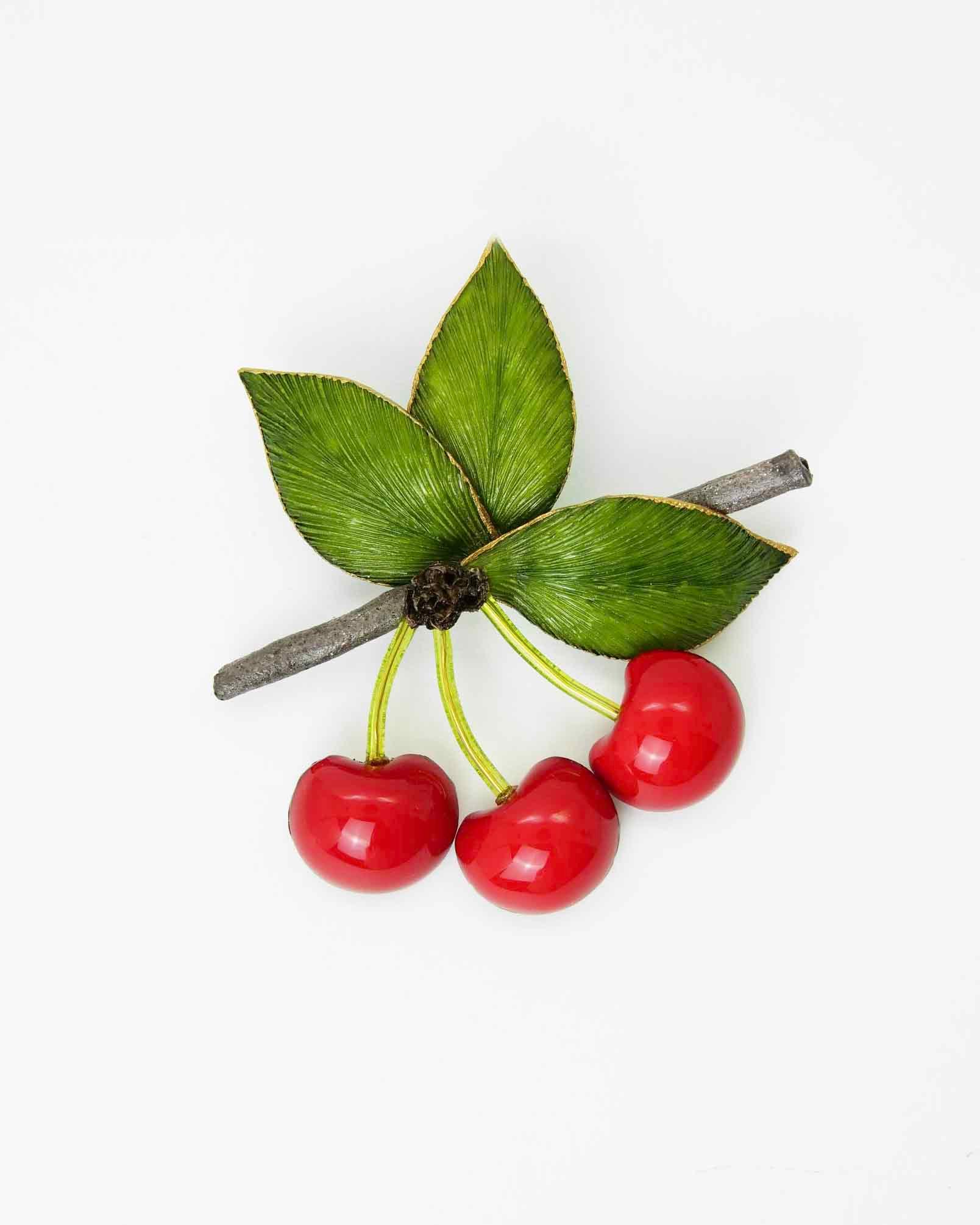 Broche femme fantaisie en forme de cerises rouges