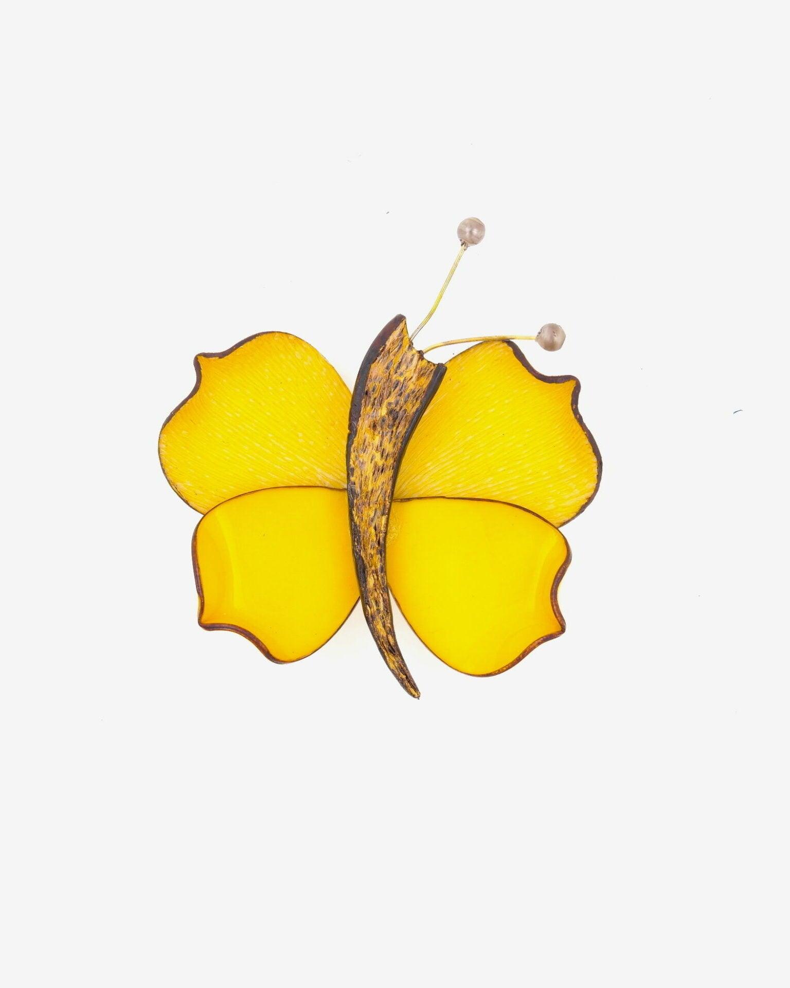 Broche papillon colorée en jaune vif