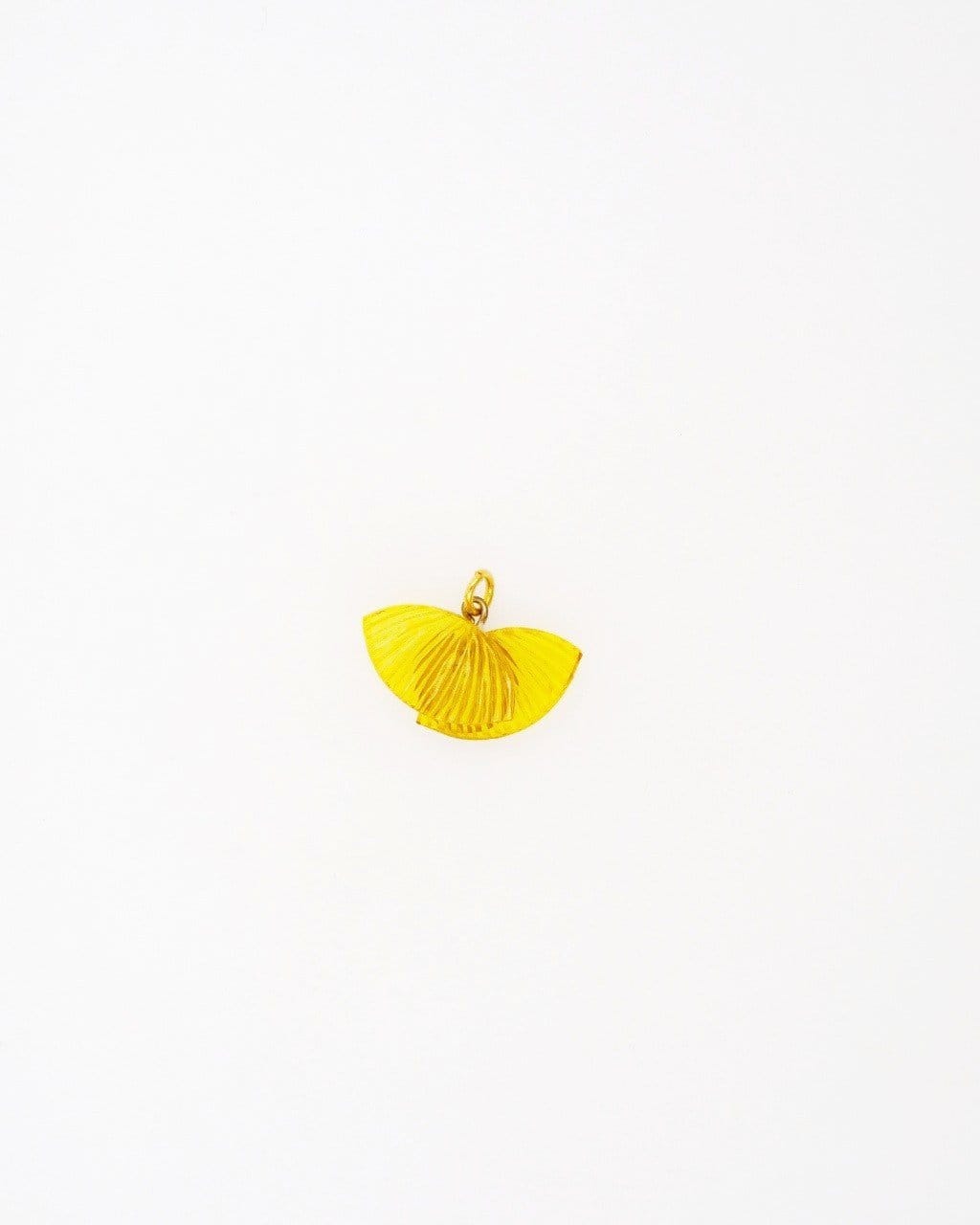 Un peu de couleur avec le bijou fantaisie de qualité Ebisu, porter ce pendentif seul, c'est apporter le soleil dans nos vies.
