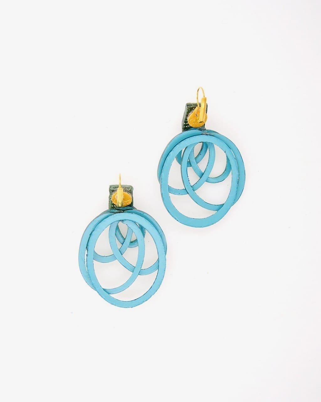 all-groups bijoux originaux pour femme élégante vus de dos