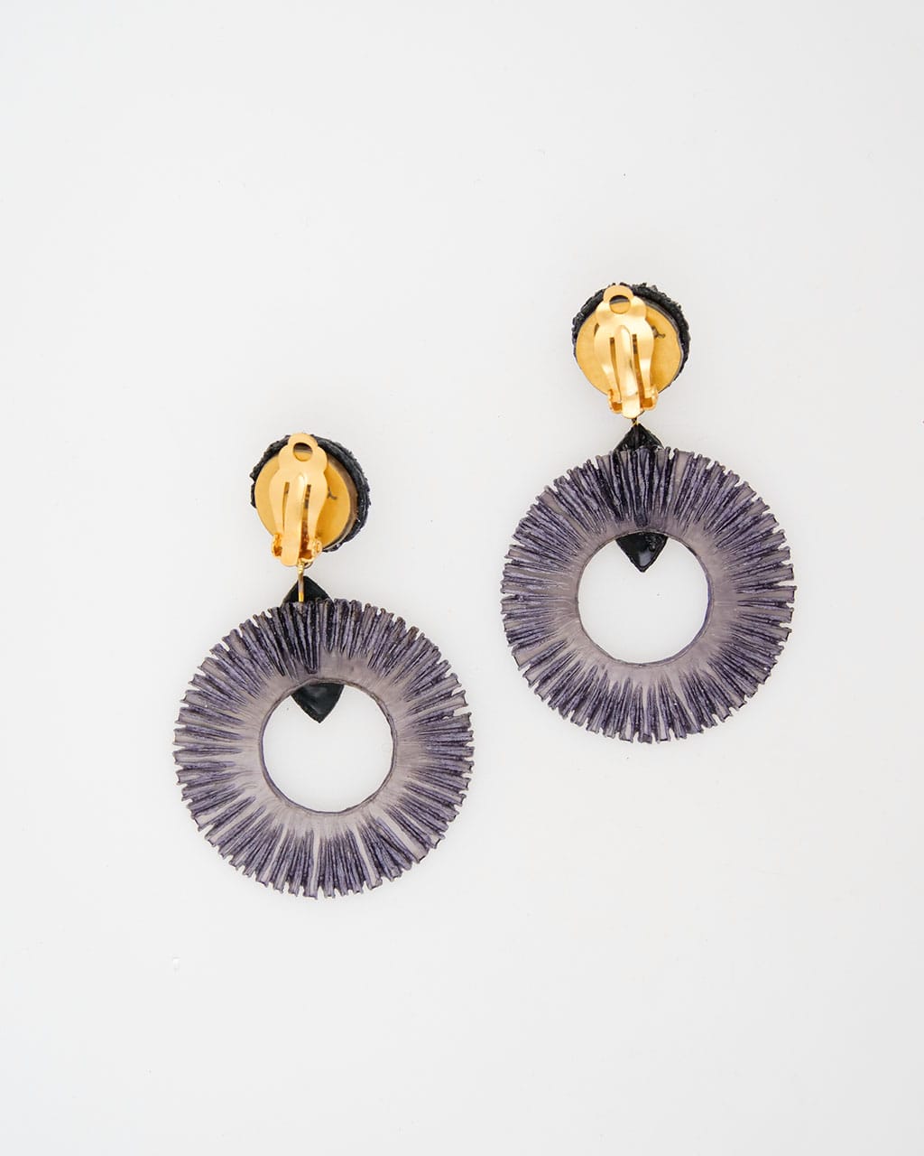 boucle d oreille pour oreille non percé unique à se procurer exclusivement chez Ciléa Paris