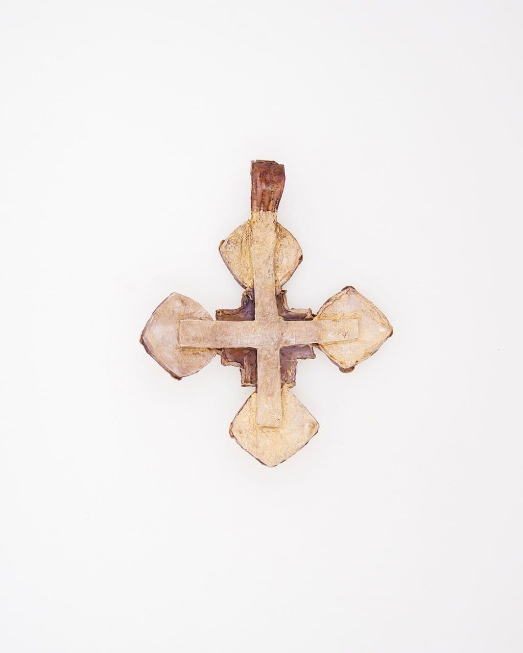 all-groups pendentif croix femme vu de dos