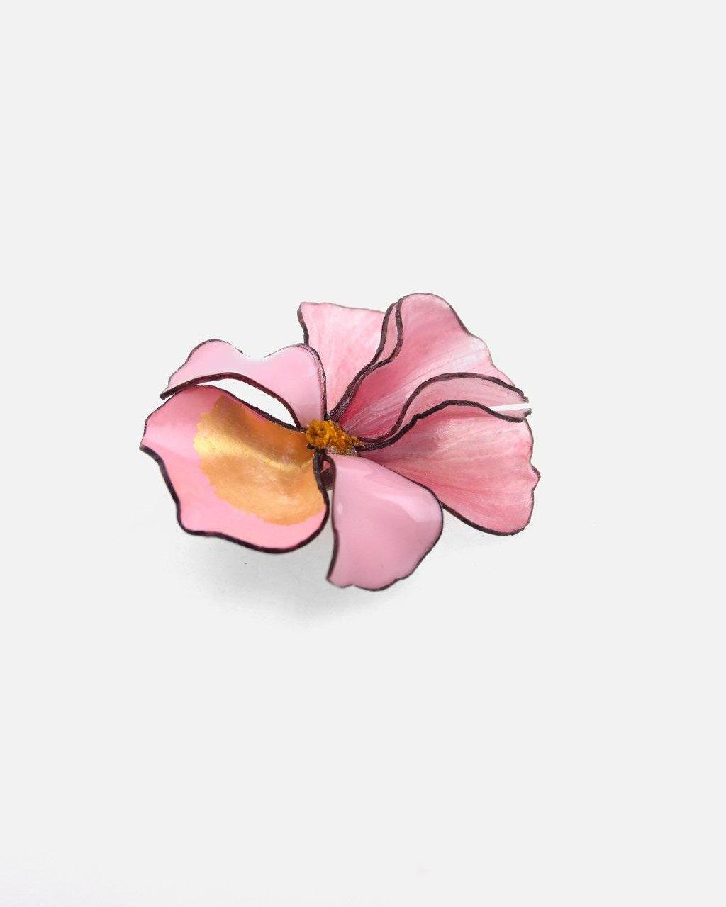 petite fleurs broche couleur rose avec détail en or
