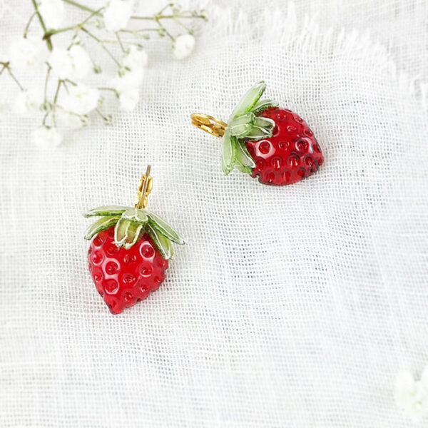 boucles Mini fraises artisanales par Ciléa bijoux