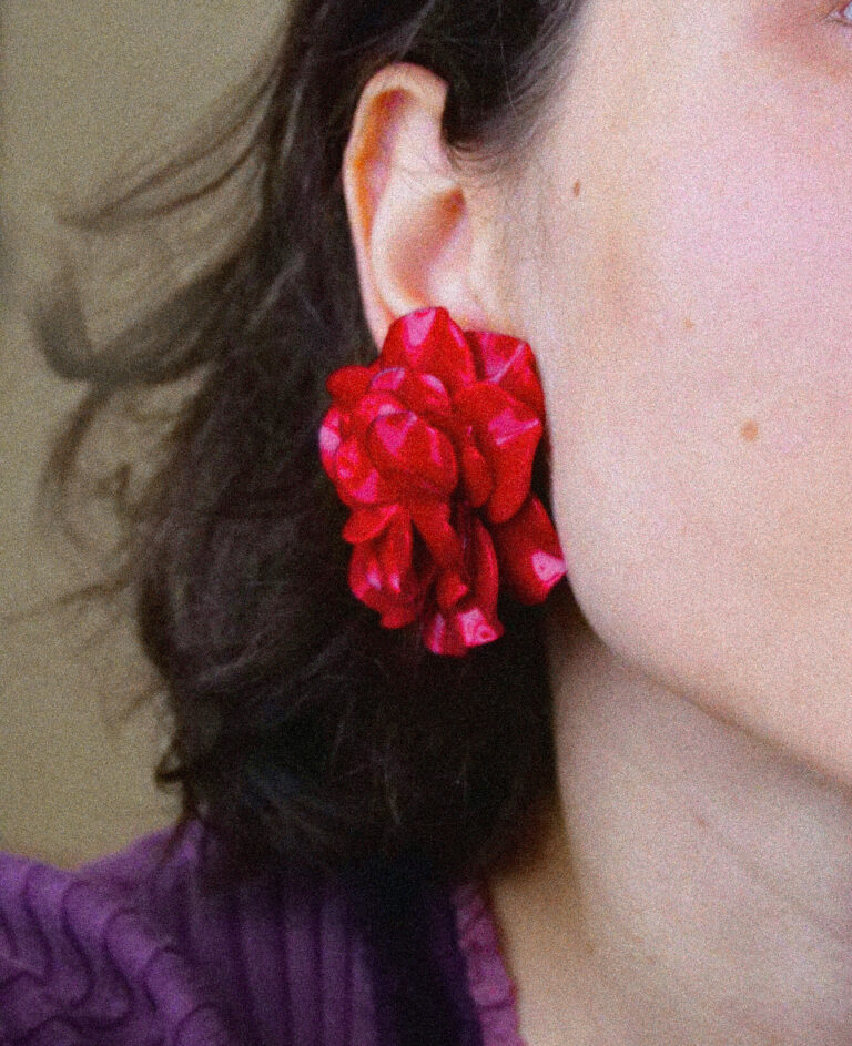 boucles-d-oreilles-fleurs-rouges-pour-femme