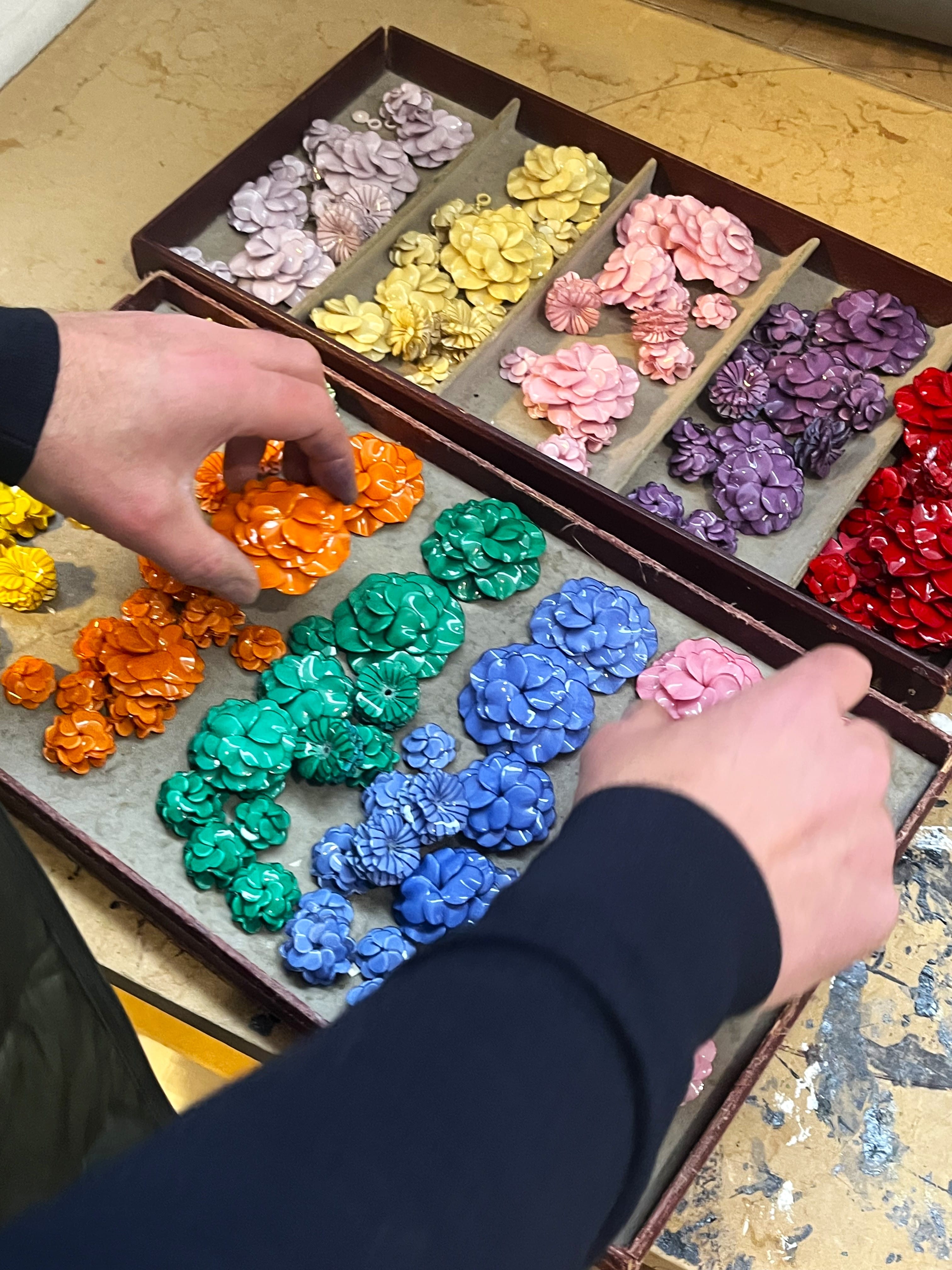 Quelles seront les couleurs tendances de bijoux en 2027 ?