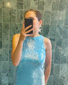 all-groups femme portant des boucles d'oreilles blanches étoiles de mer