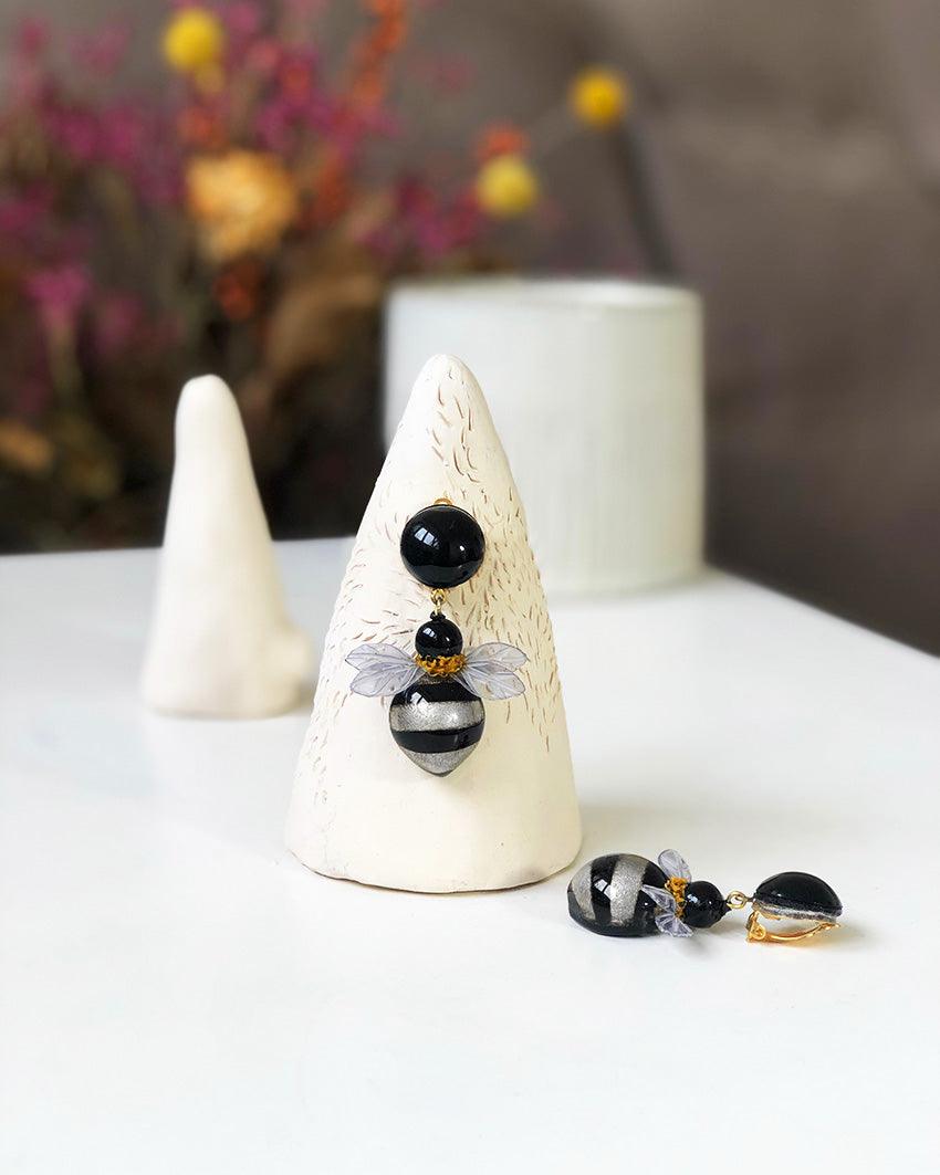 all-groups Bijoux pour oreilles en forme de bourdon argenté