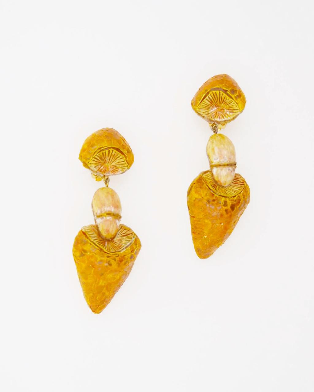 all-groups boucles d'oreilles artisanales Simon qui représentent des champignons oranges