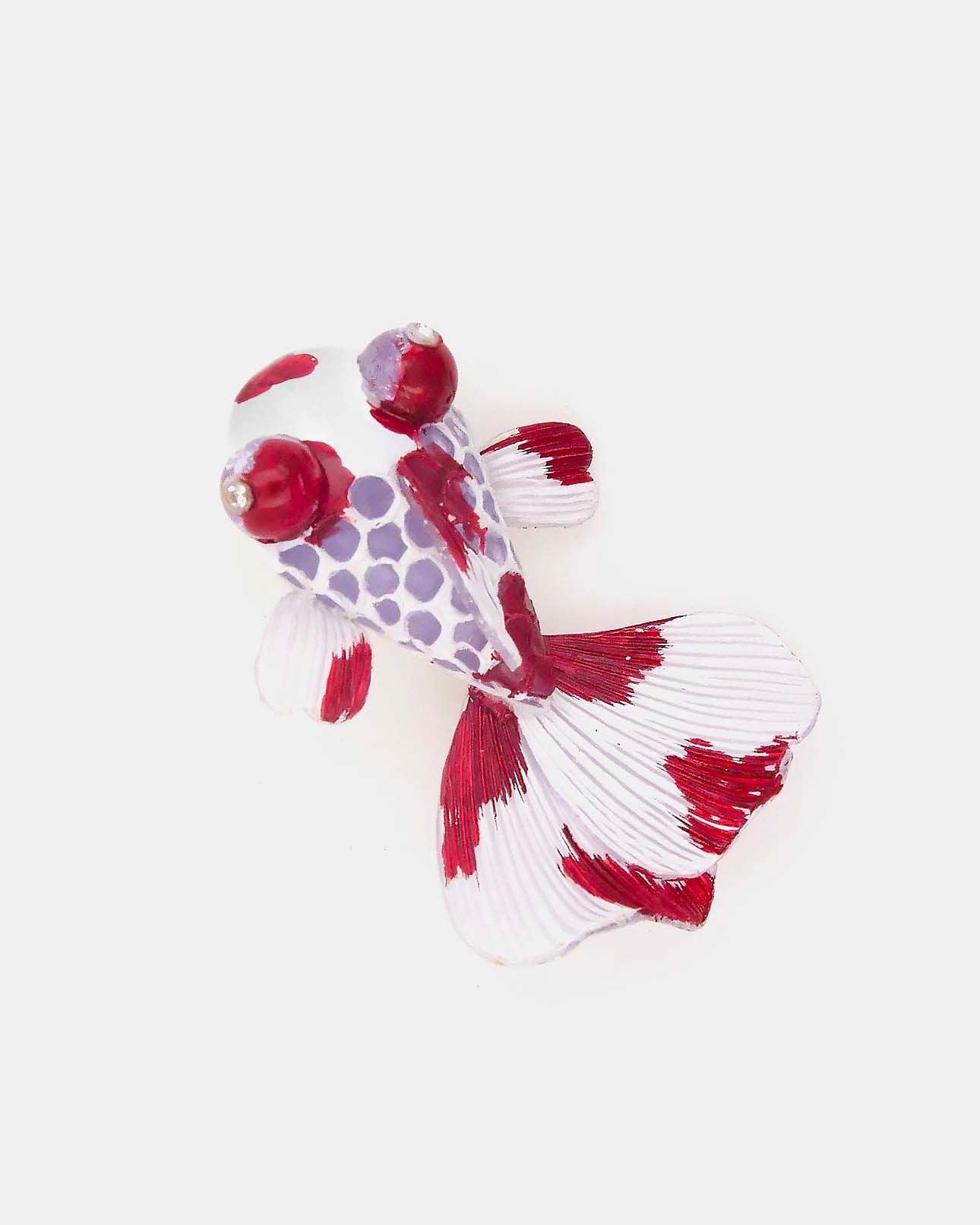 Broche bijou fantaisie en forme de poisson tacheté rouge et blanc