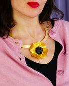 all-groups de ce maxi collier fantaisie année 70 couleur or 