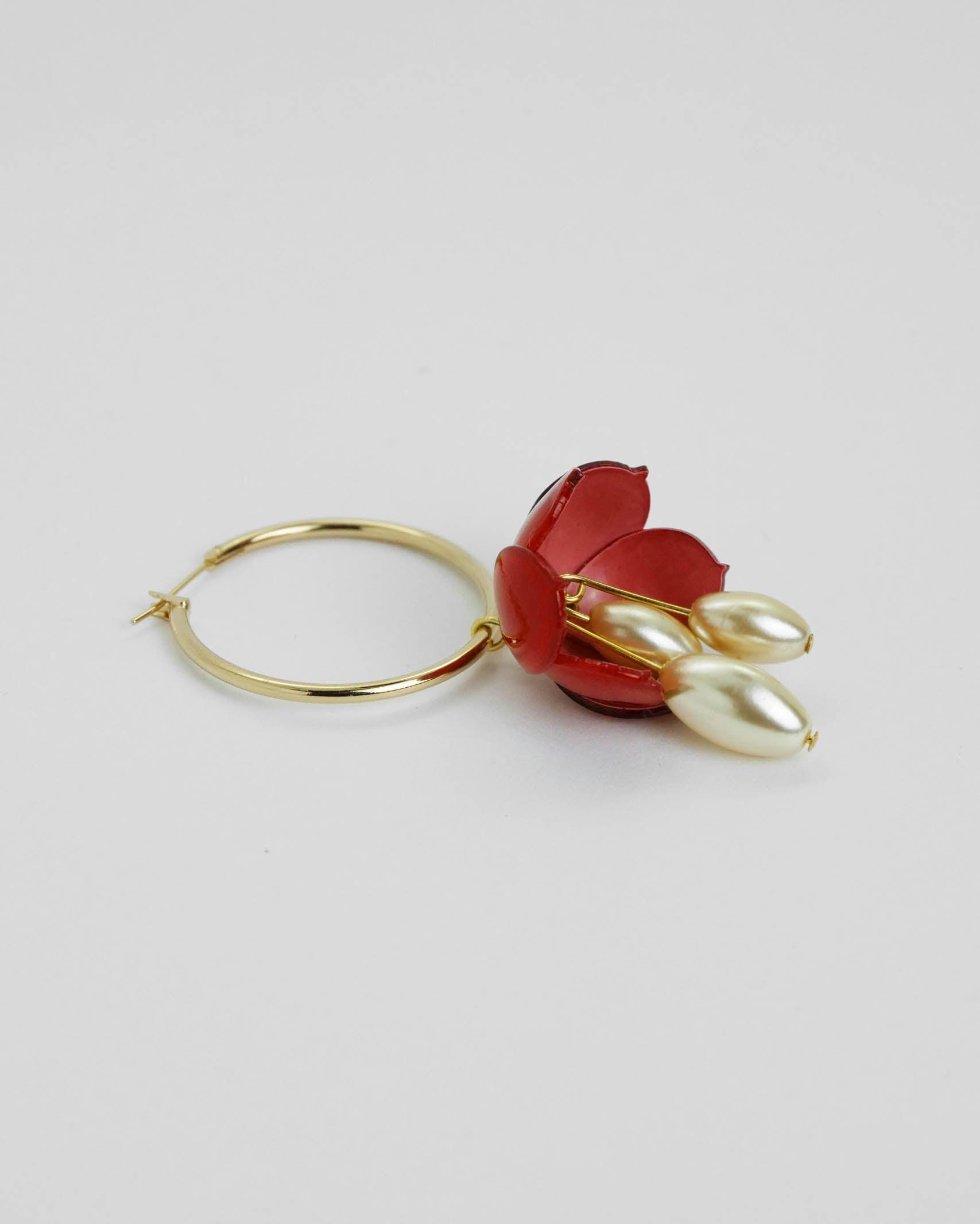 Boucles d'oreilles créoles pendantes fleuries de couleur rouge all-groups