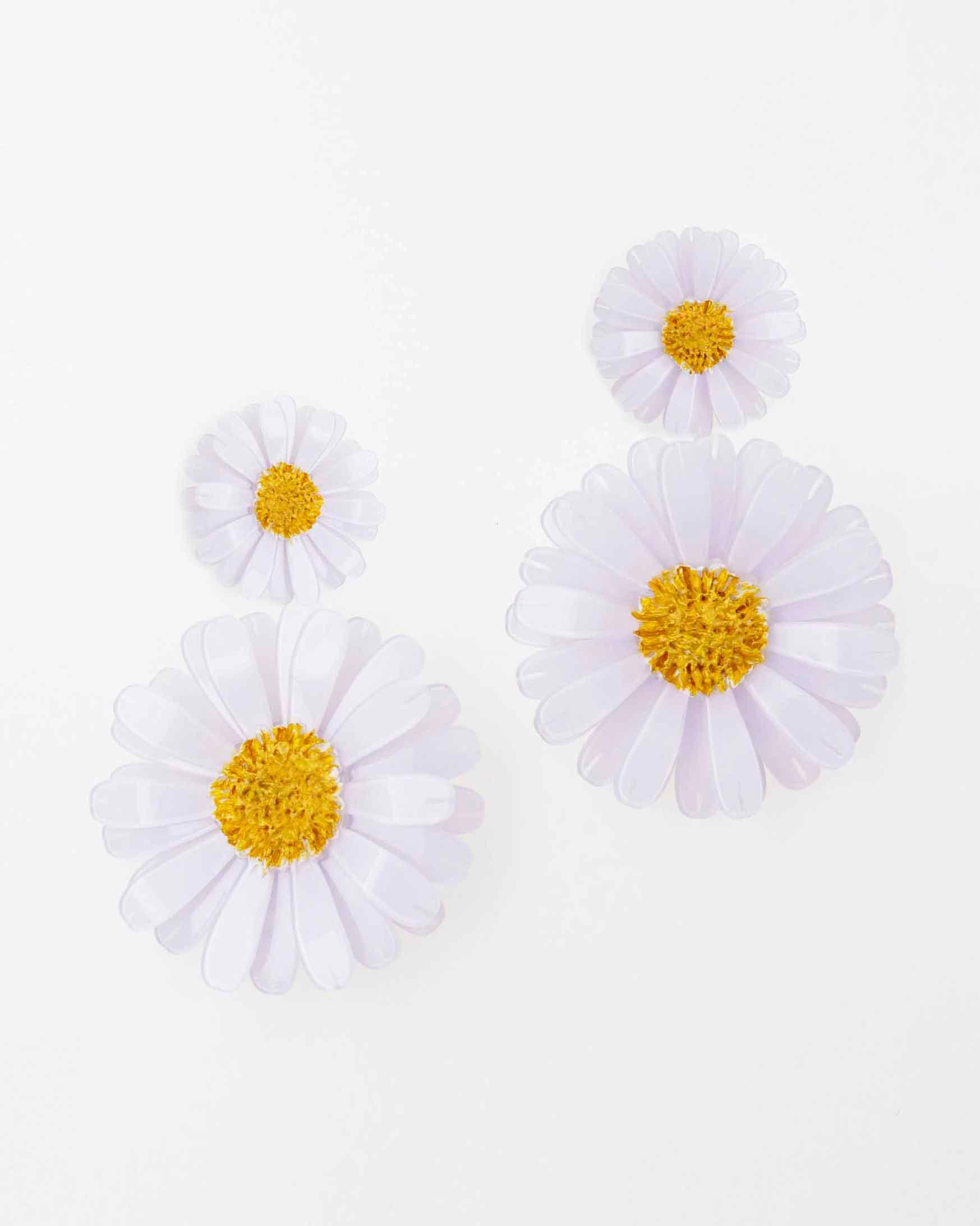 Maxi boucles d'oreilles femme fantaisie avec marguerites blanches 