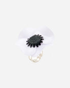 bague blanche artisanale, grande bague tendance Anémone pour femme fait en France Ciléa Paris